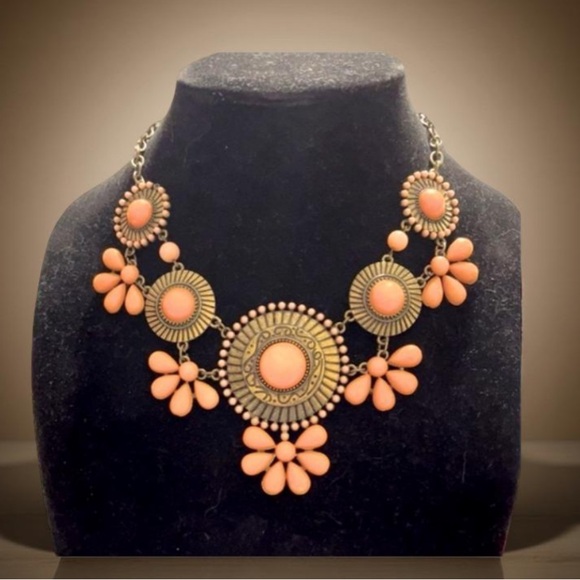 Midwestern necklace orange necklace with brass tone NWT - Picture 5 of 12